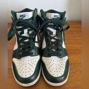 Nike high SP “spartan green” dunks